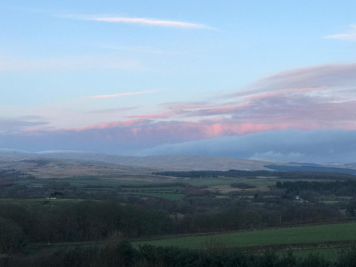 Cwtch Farm Bed & Breakfast Ystalyfera Εξωτερικό φωτογραφία