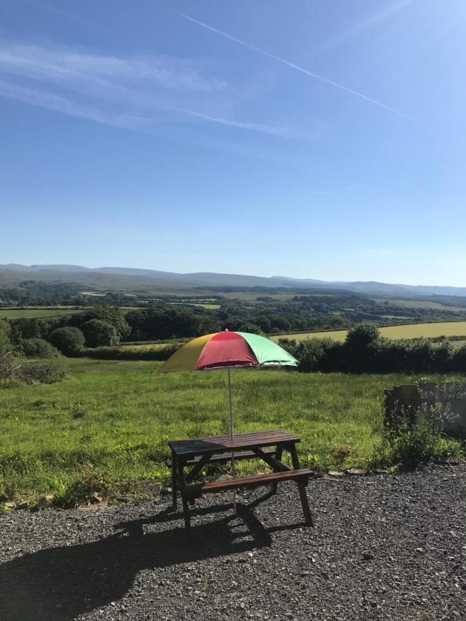 Cwtch Farm Bed & Breakfast Ystalyfera Εξωτερικό φωτογραφία