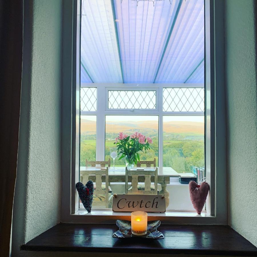 Cwtch Farm Bed & Breakfast Ystalyfera Εξωτερικό φωτογραφία