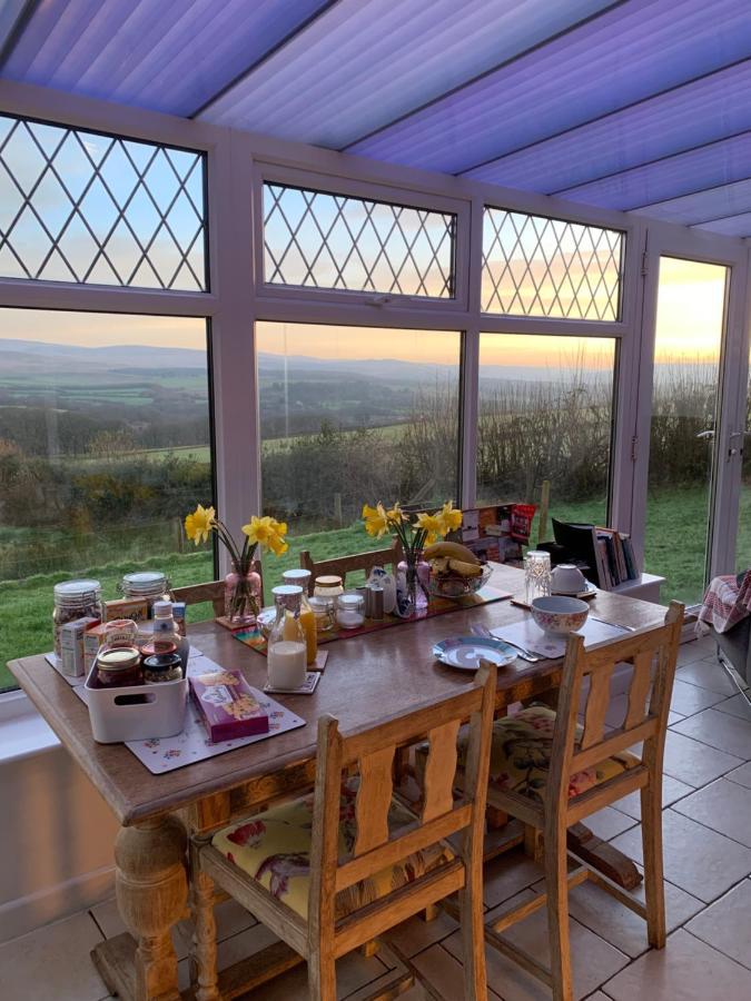 Cwtch Farm Bed & Breakfast Ystalyfera Εξωτερικό φωτογραφία