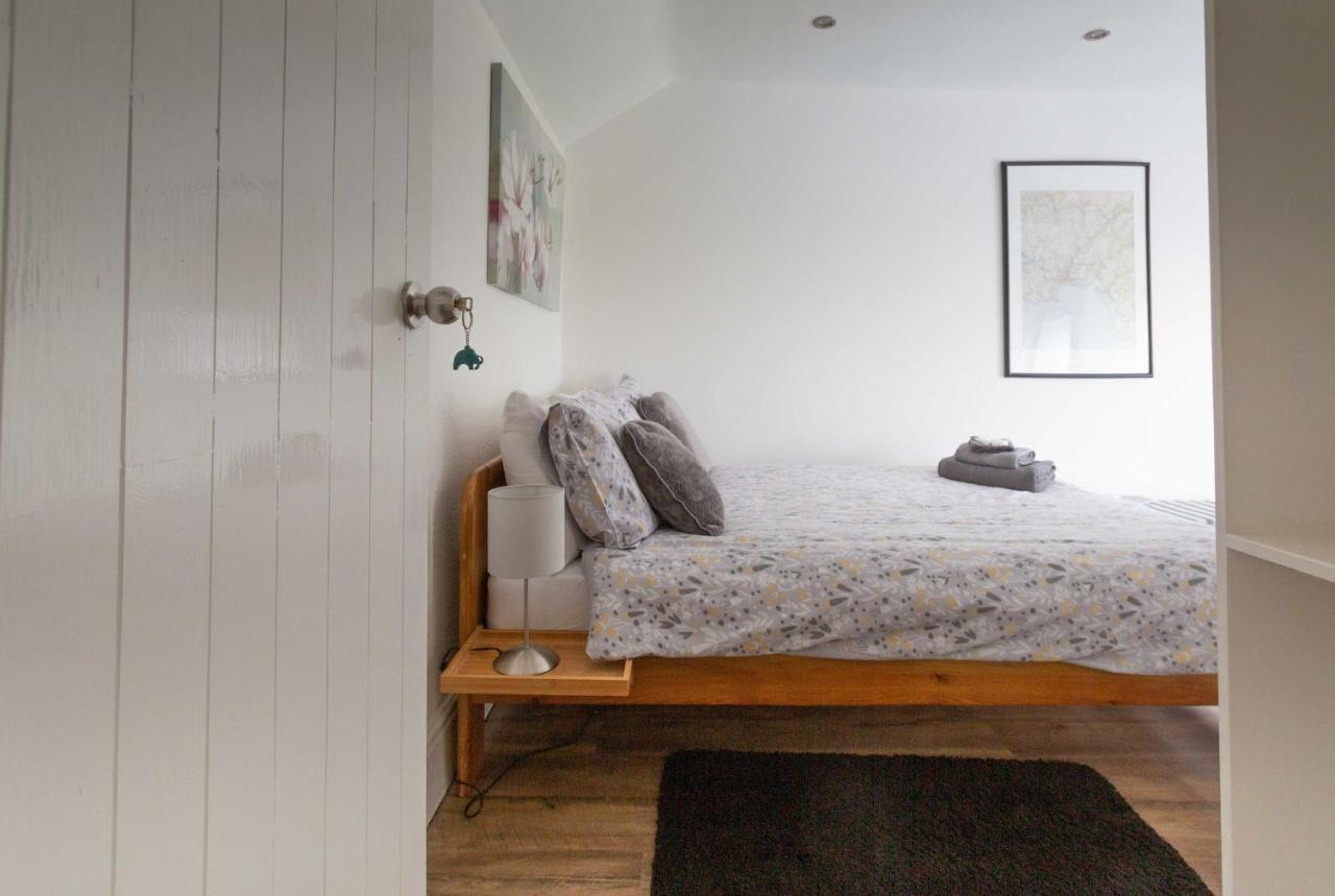 Cwtch Farm Bed & Breakfast Ystalyfera Εξωτερικό φωτογραφία