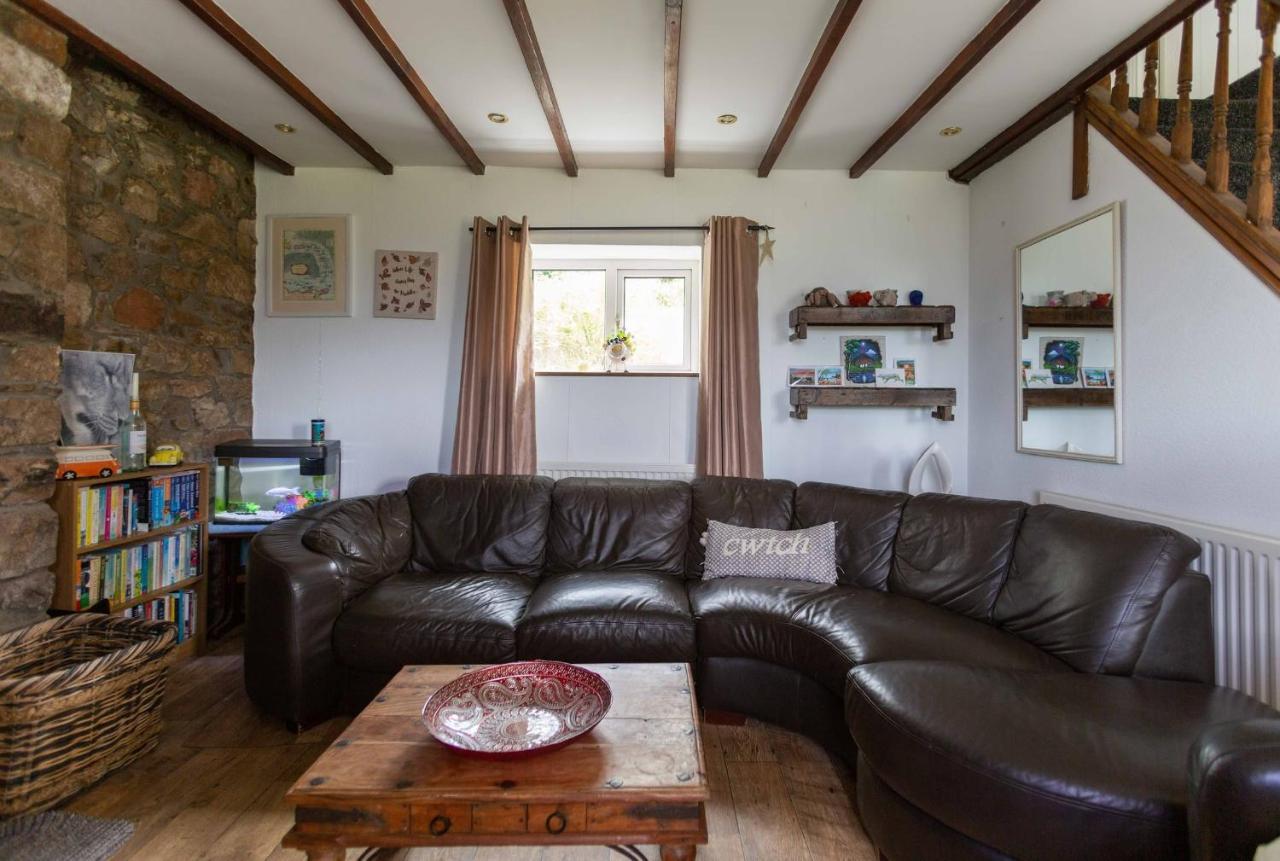 Cwtch Farm Bed & Breakfast Ystalyfera Εξωτερικό φωτογραφία