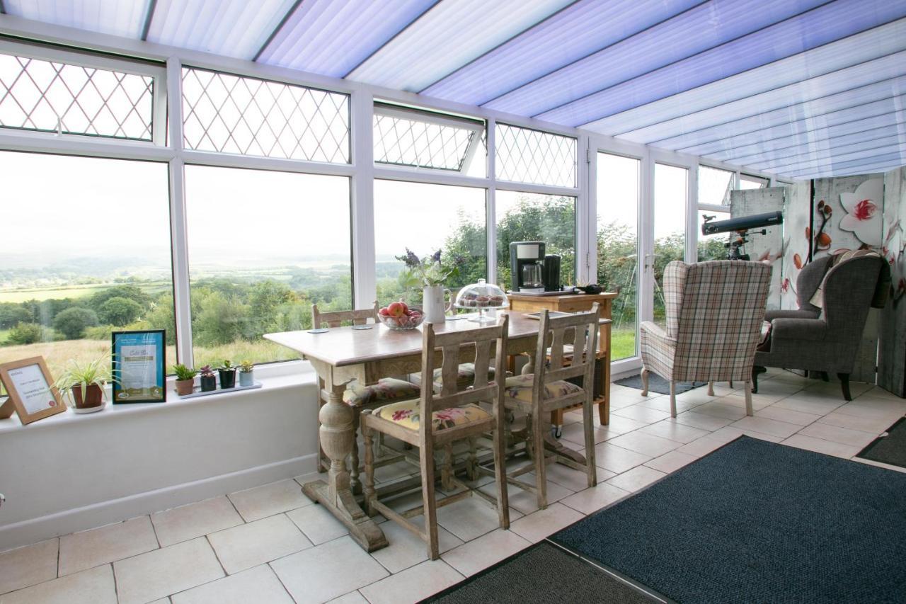 Cwtch Farm Bed & Breakfast Ystalyfera Εξωτερικό φωτογραφία